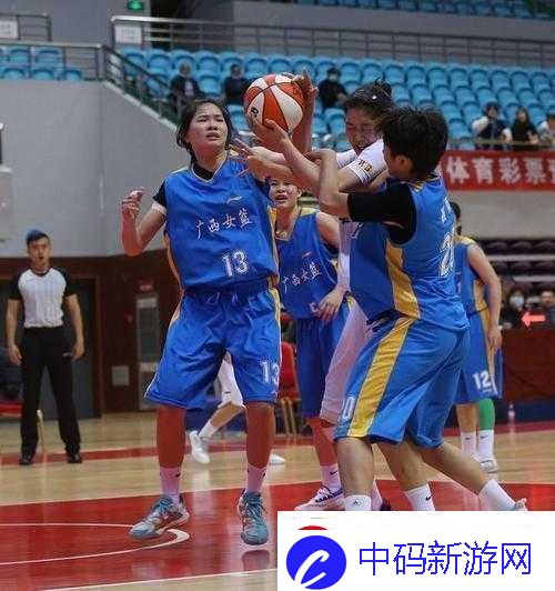 大学校园1v3精彩对决